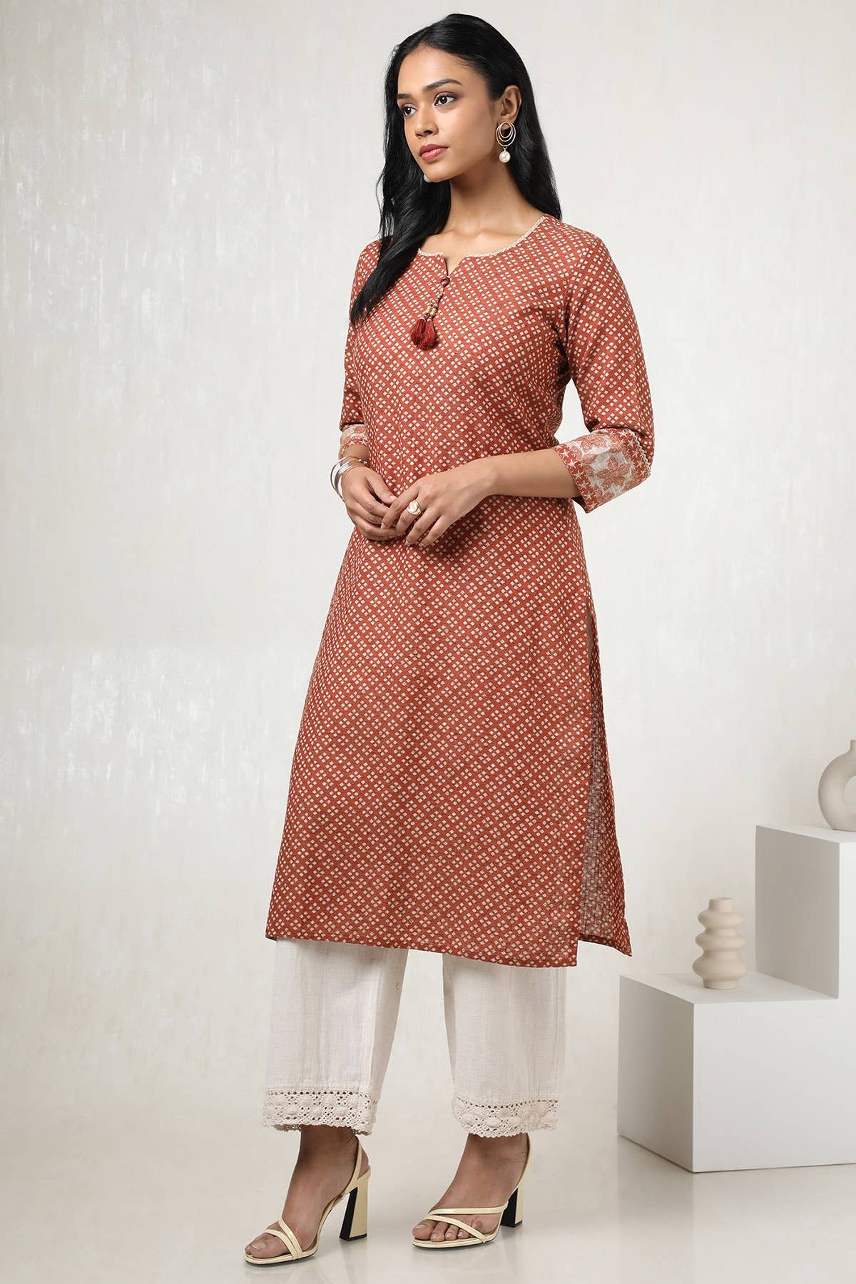 Rust Cotton Geometric Print Kurta With Tassels - View 2